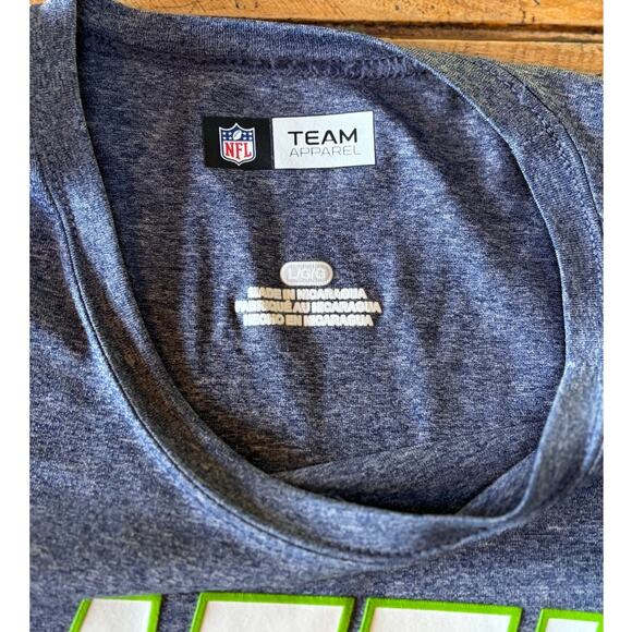 Seattle Seahawks Football NFL Gray Long Sleeve Athletic T-Shirt Size Large - Picture 4 of 7